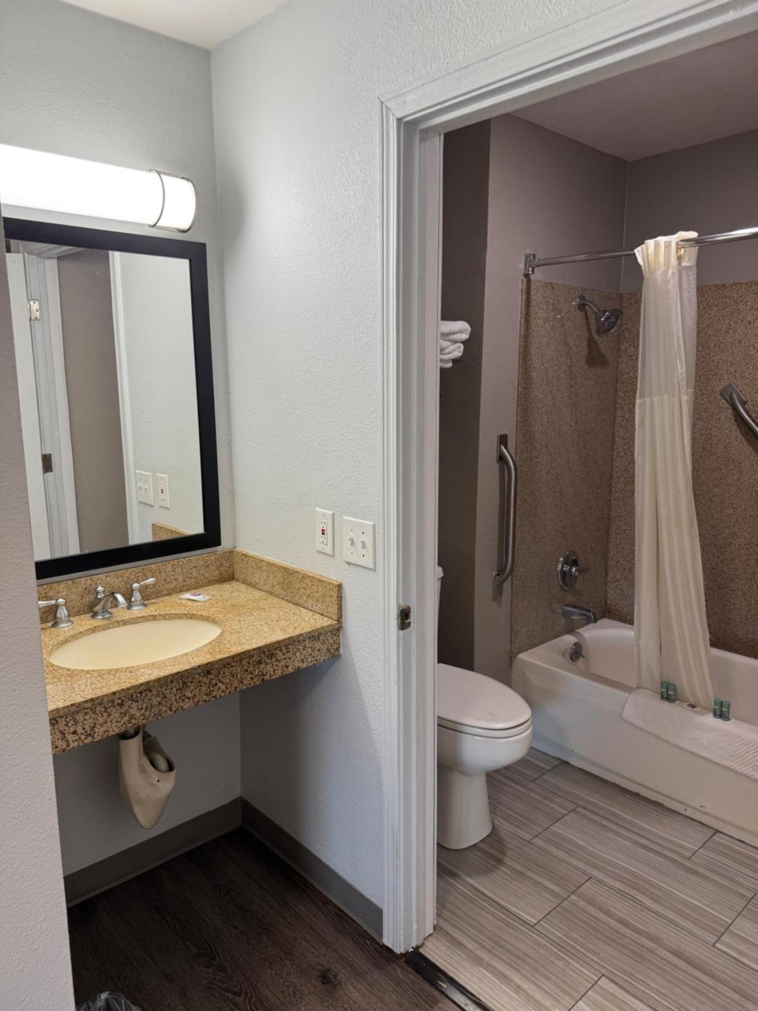Studio 6 Suites Vancouver Wa Waterfront Ngoại thất bức ảnh