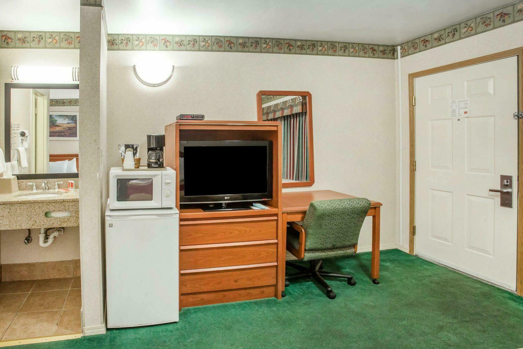 Studio 6 Suites Vancouver Wa Waterfront Ngoại thất bức ảnh